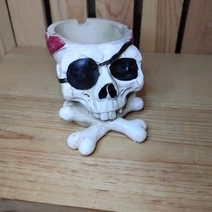 Resin Pirate Skull Ashtray